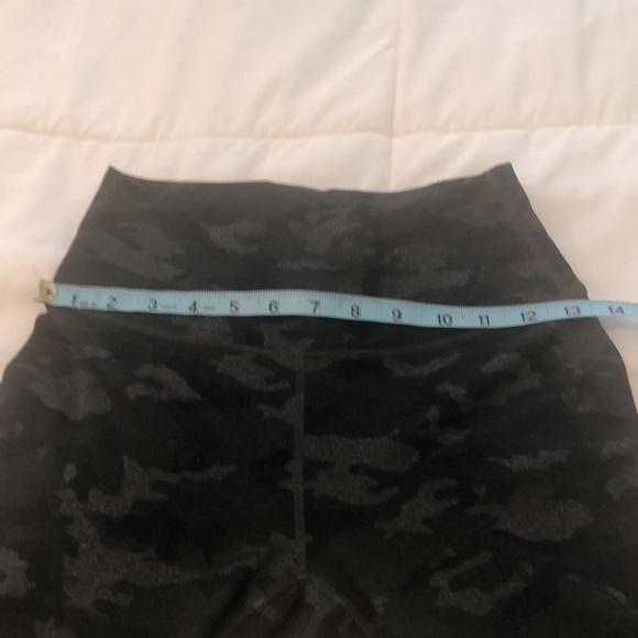 Fabletics Powerhold camo leggings black grey green - Picture 5 of 9